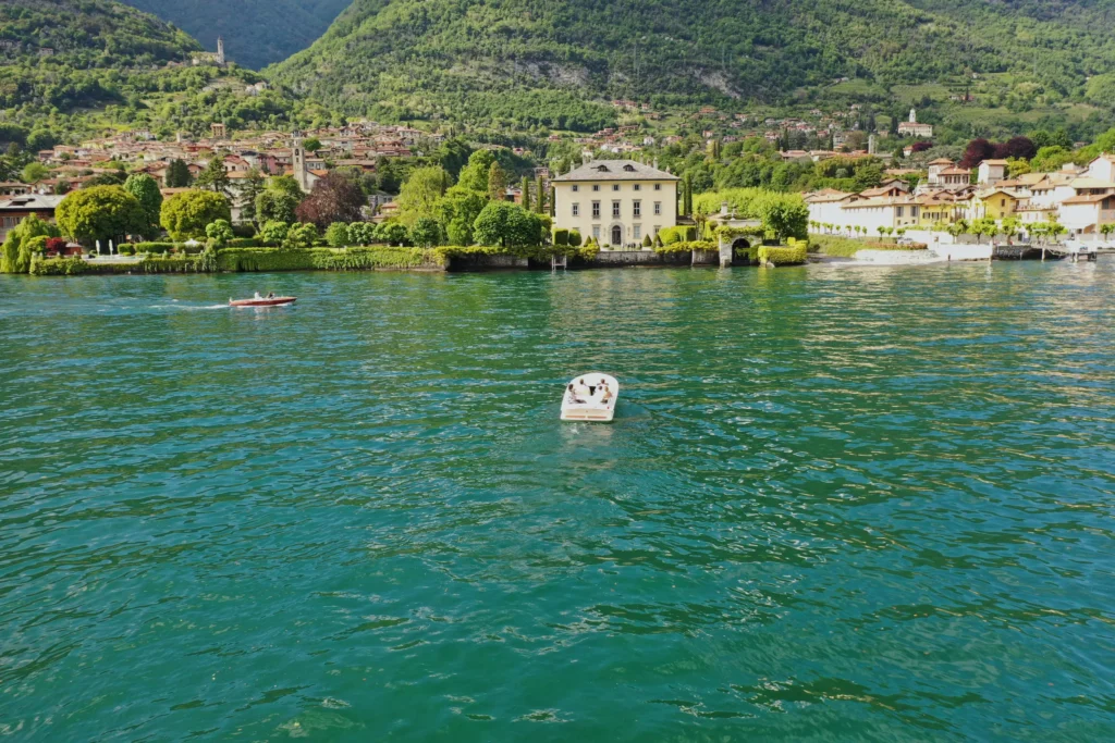 Lake como